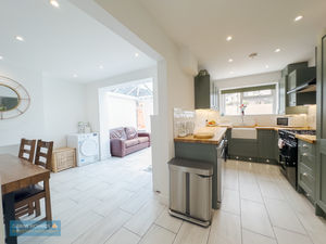 KITCHEN DINING ROOM- click for photo gallery